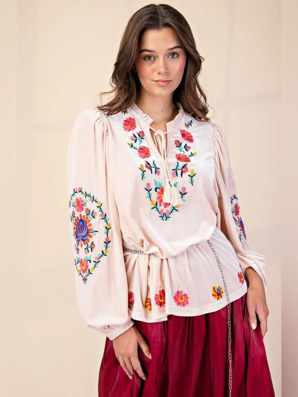 Easel | The Wind in the Wildflowers Tunic Folk Art Embroidered Floral New Large